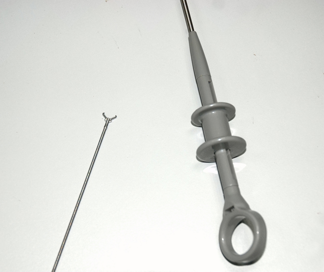 工業(yè)內(nèi)窺鏡由于它的特殊尺寸設(shè)計(jì)，可以讓我們不破壞被檢測(cè)物體的表面簡(jiǎn)便、準(zhǔn)確地觀察物體內(nèi)部表面結(jié)構(gòu)或工作狀態(tài)。