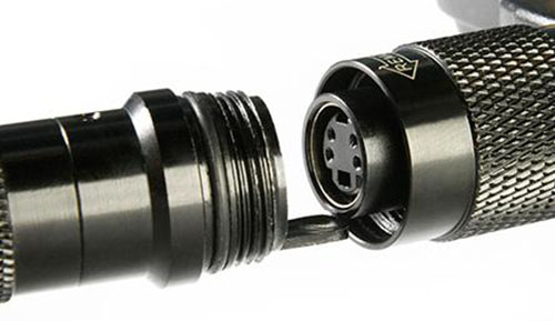 亞泰光電WIE-L手持輕便型工業(yè)視頻內(nèi)窺鏡采用可插拔式結(jié)構(gòu)設計，一臺主機可更
換多種鏡頭