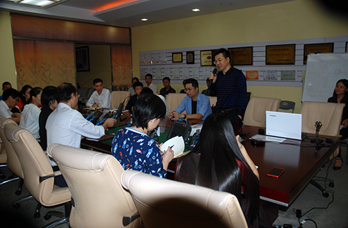 新品發(fā)布會(huì)現(xiàn)場(chǎng)，亞泰光電總經(jīng)理鄭總首先致詞