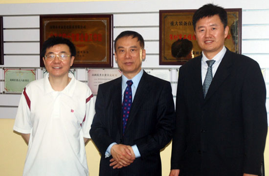 徐揚(yáng)生院士、李學(xué)金教授蒞臨亞泰光電交流指導(dǎo)