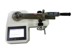 �|��ʽ�߾��ȡ�1%����Ť���z�y�x �z�y���^Ť����100N.mŤ��У��